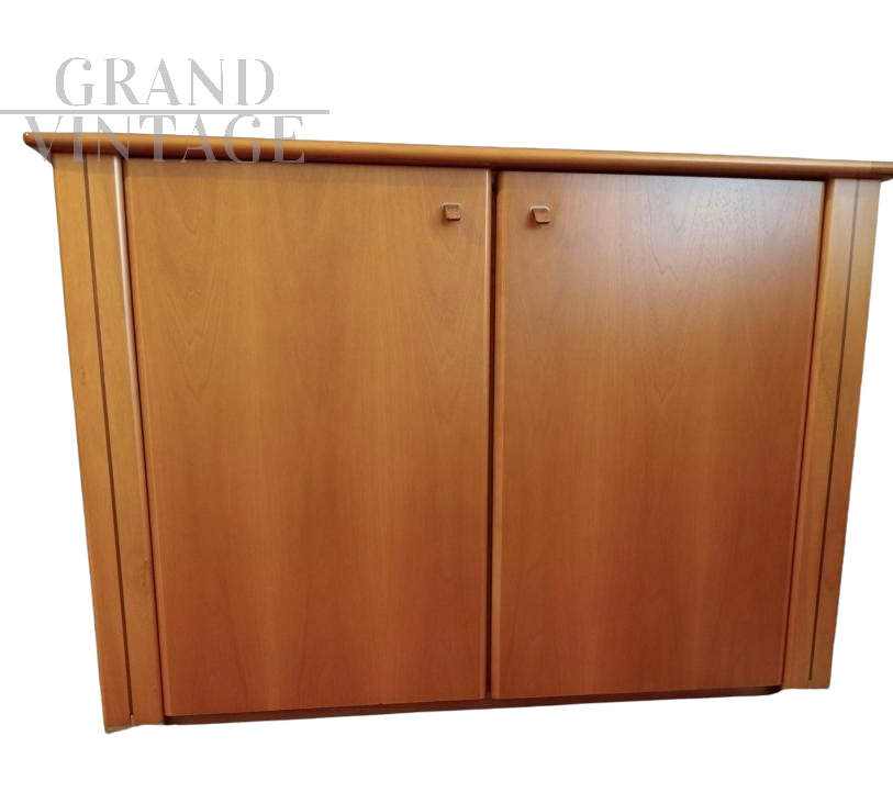 Credenza Mou design di Afra e Tobia Scarpa per Molteni                            