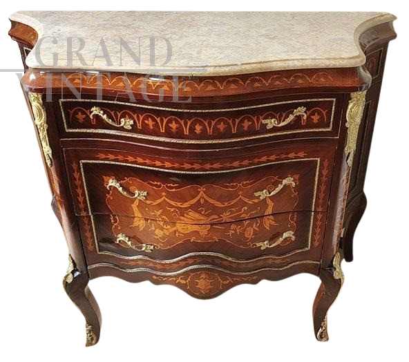 Piccolo comò commode in stile Luigi XIV con intarsi e bronzi