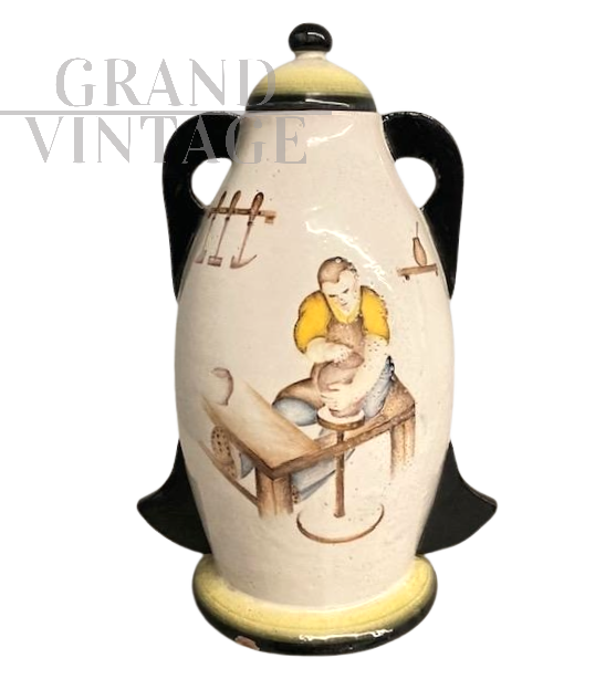 Vaso futurista anni '30 in maiolica con ceramista                            