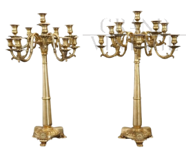 Coppia di candelabri antichi in bronzo dorato del XIX secolo                            