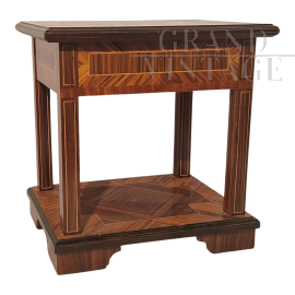 Tavolino da appoggio in stile lombardo antico                            