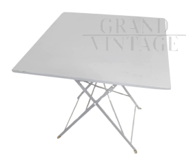 Tavolo da giardino pieghevole vintage in ferro bianco                            