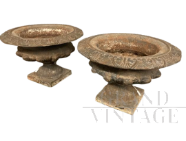 Coppia di vasi antichi in ghisa da esterno, XIX secolo                            