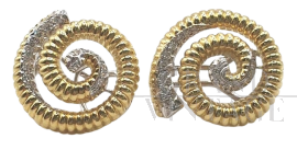 Orecchini vintage a spirale in oro giallo e bianco con diamantini                            
