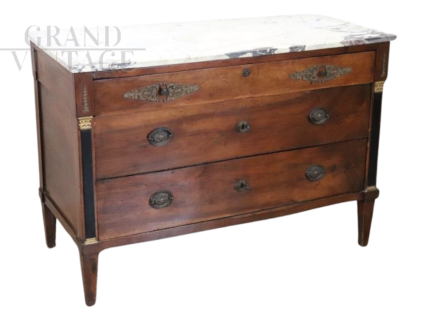 Antique Empire era chest of drawers in walnut, early 19th century