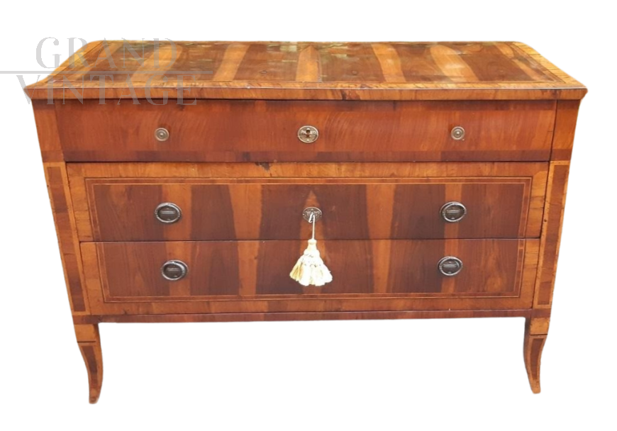 Antique Louis XVI chest of drawers veneered in walnut and threaded       