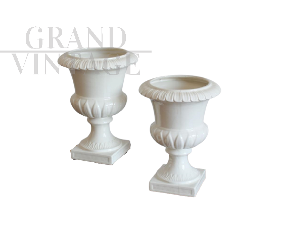 Pair of Capuani Este vases in white lacquered ceramic, Italy 1900s