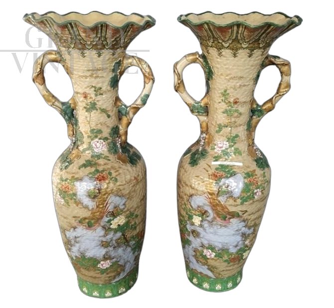 Pair of Japanese Satsuma vases from the late 19th century in hand-painted porcelain