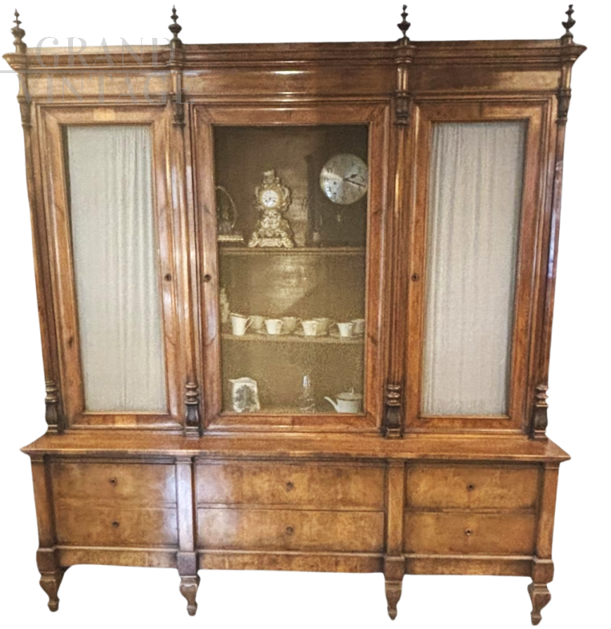 Important mid-19th century Lombard bookcase in walnut