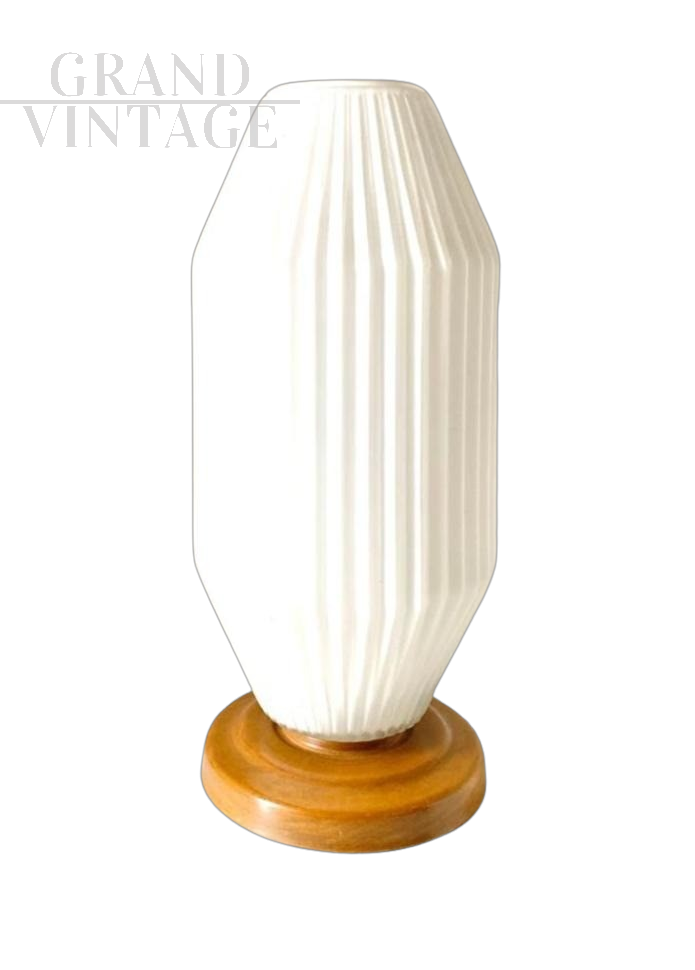 1940s Art Deco table lamp in white glass with wooden base