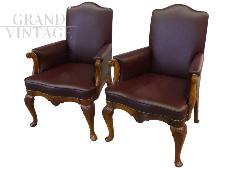 Pair of English Victorian period armchairs, 1870