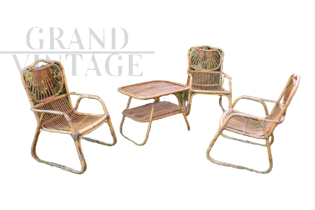 Set of armchairs and table in wicker