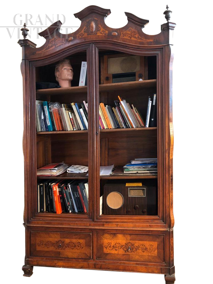 Nineteenth-century bookcase inlaid in wood