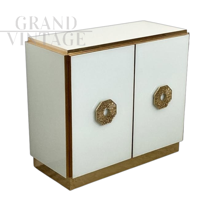 Small vintage sideboard in white Murano glass and brass, Italy 1980s